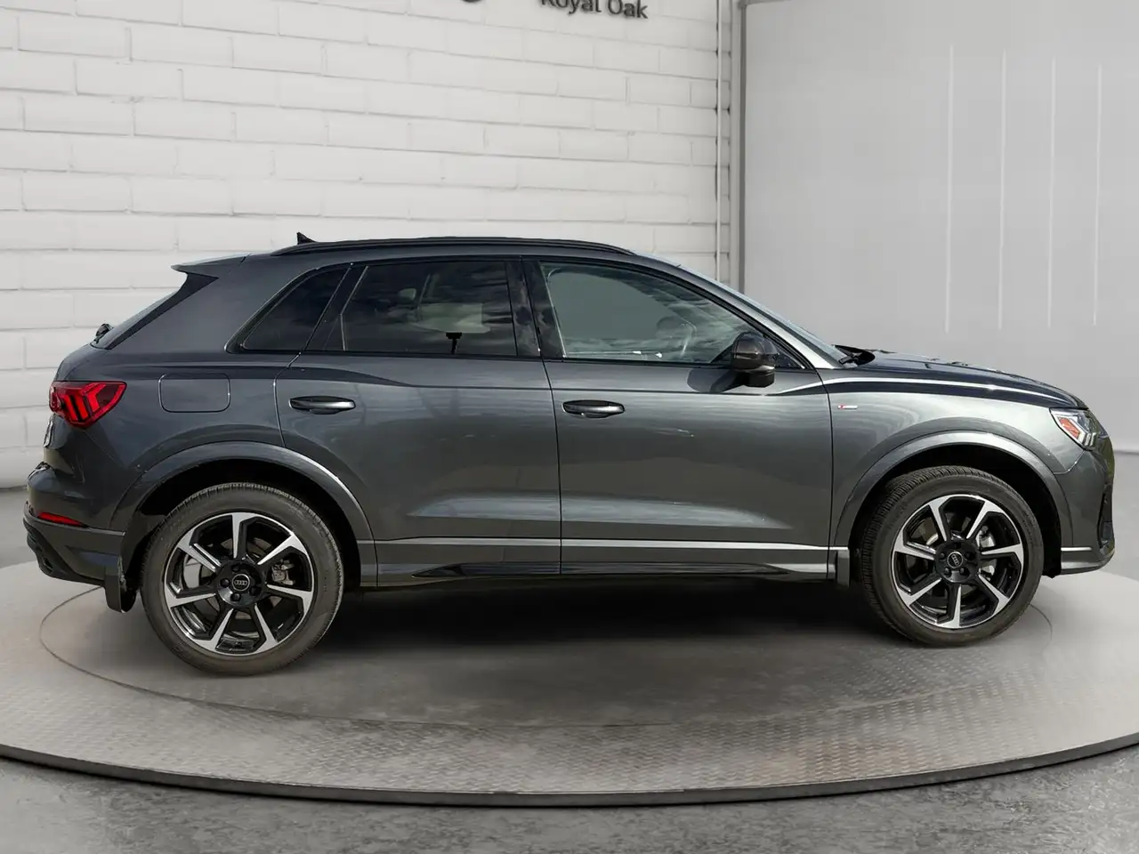 Audi Q3 - Image 6