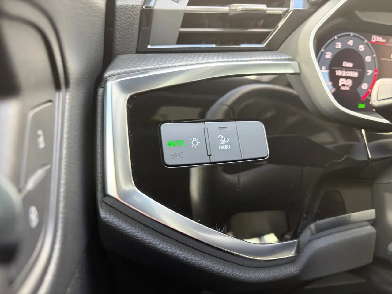 Audi Q3 - Image 30