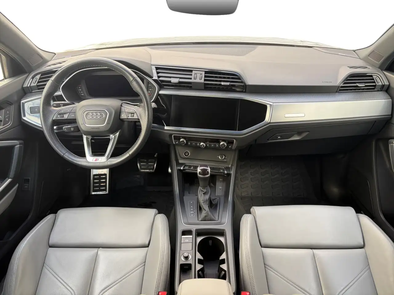 Audi Q3 - Image 12
