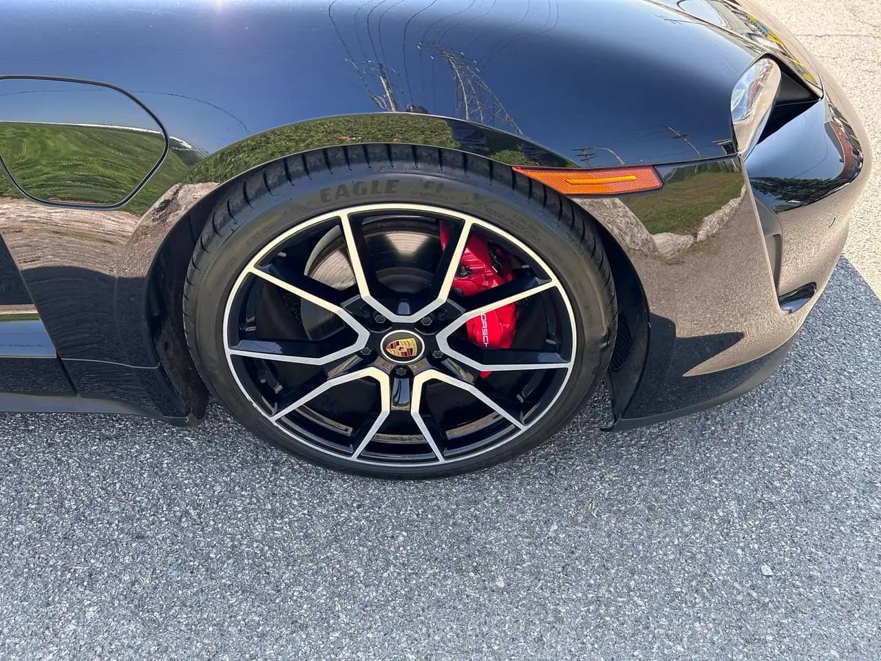 Porsche Taycan - Image 5