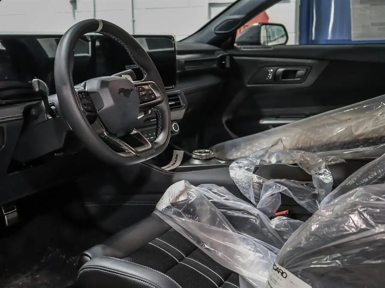 Ford Mustang - Image 2