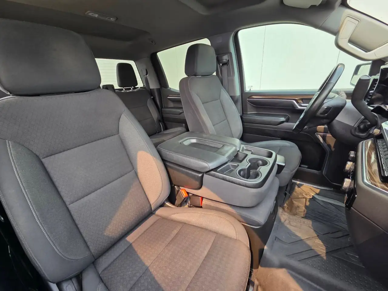 Chevrolet Silverado 1500 - Image 13