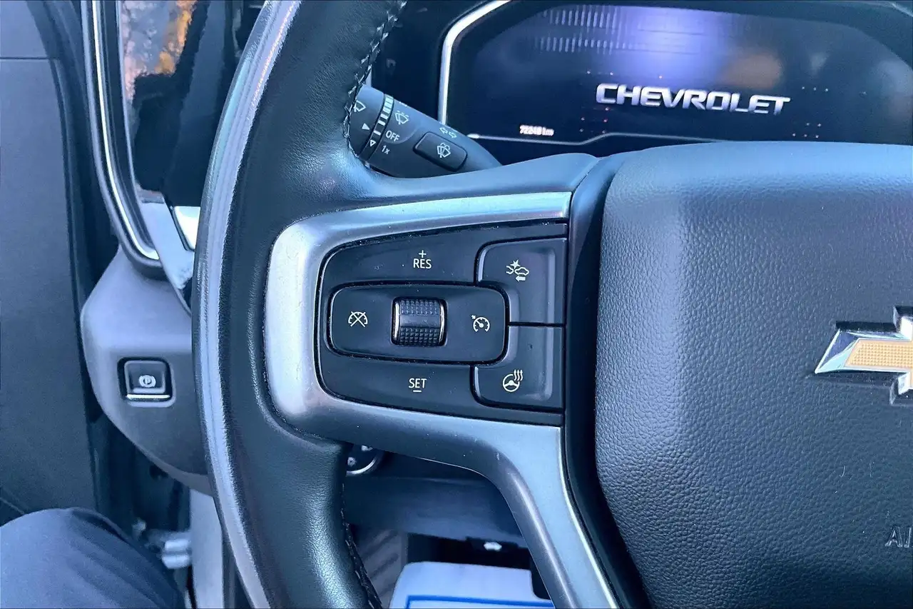 Chevrolet Silverado 1500 - Image 12