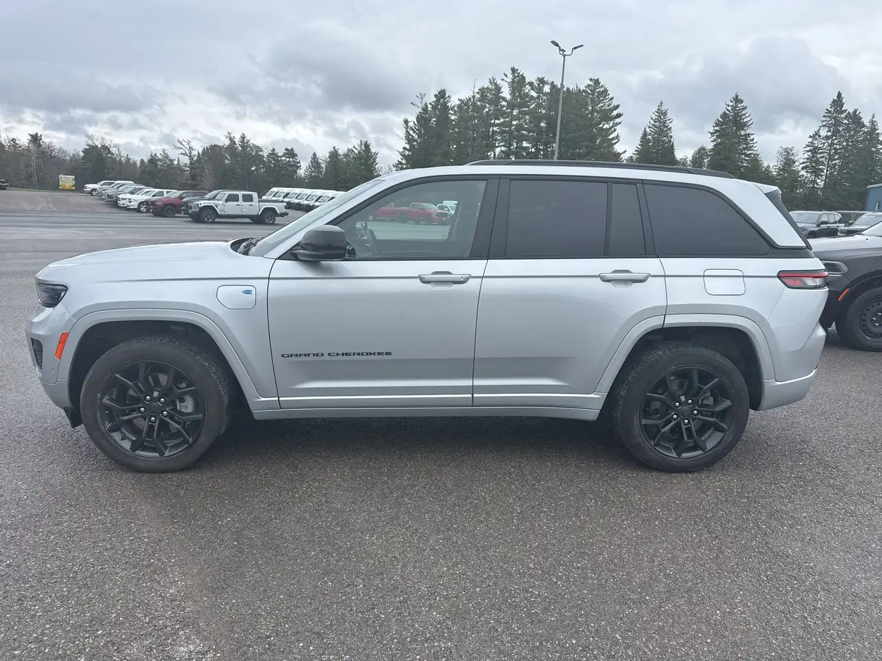 Jeep Grand Cherokee - Image 3