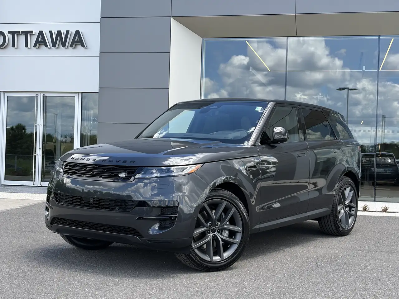 Land Rover Range Rover Sport - Image 1