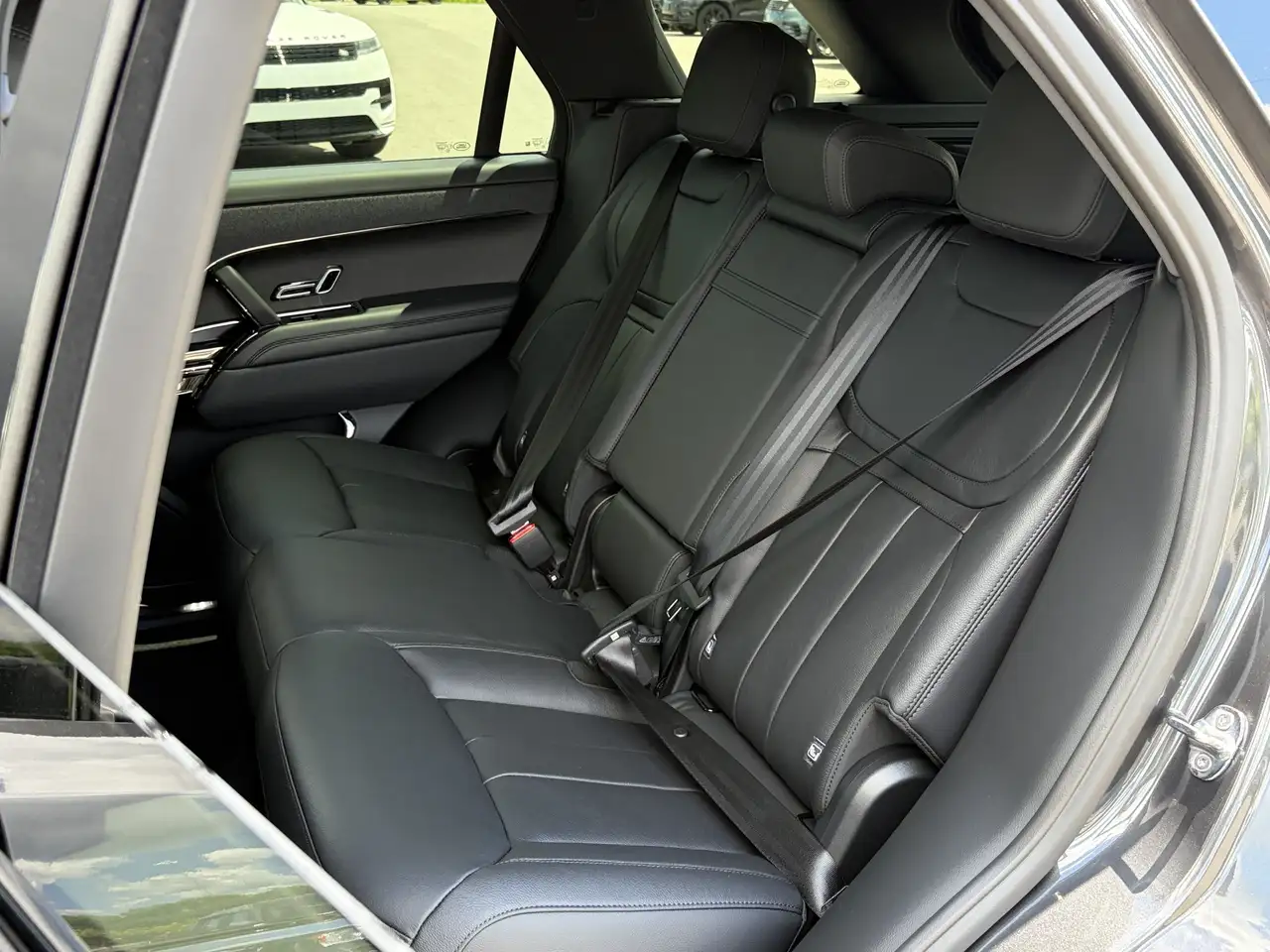 Land Rover Range Rover Sport - Image 18