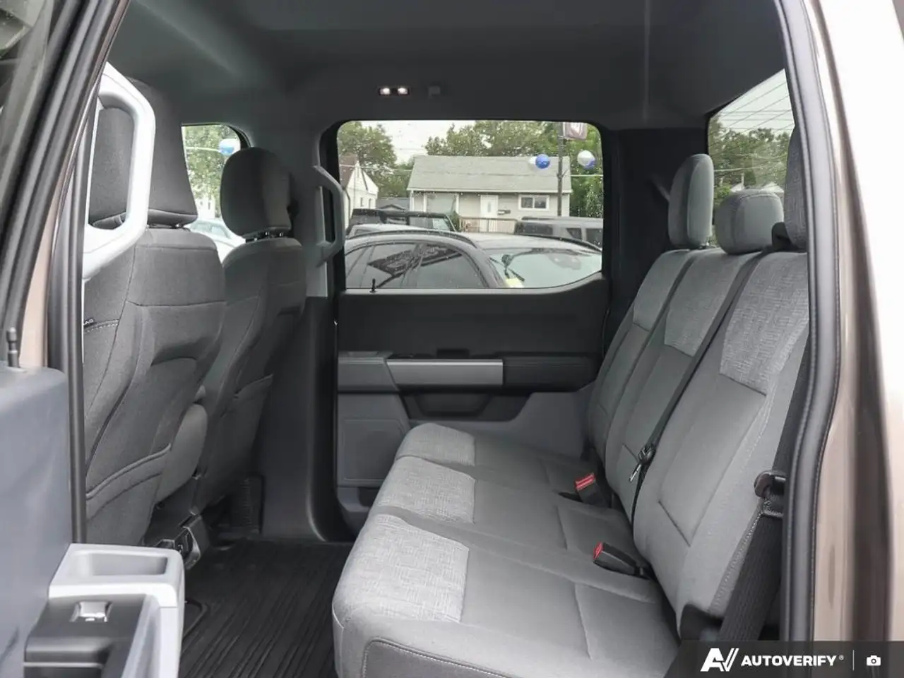 Ford F-150 - Image 24