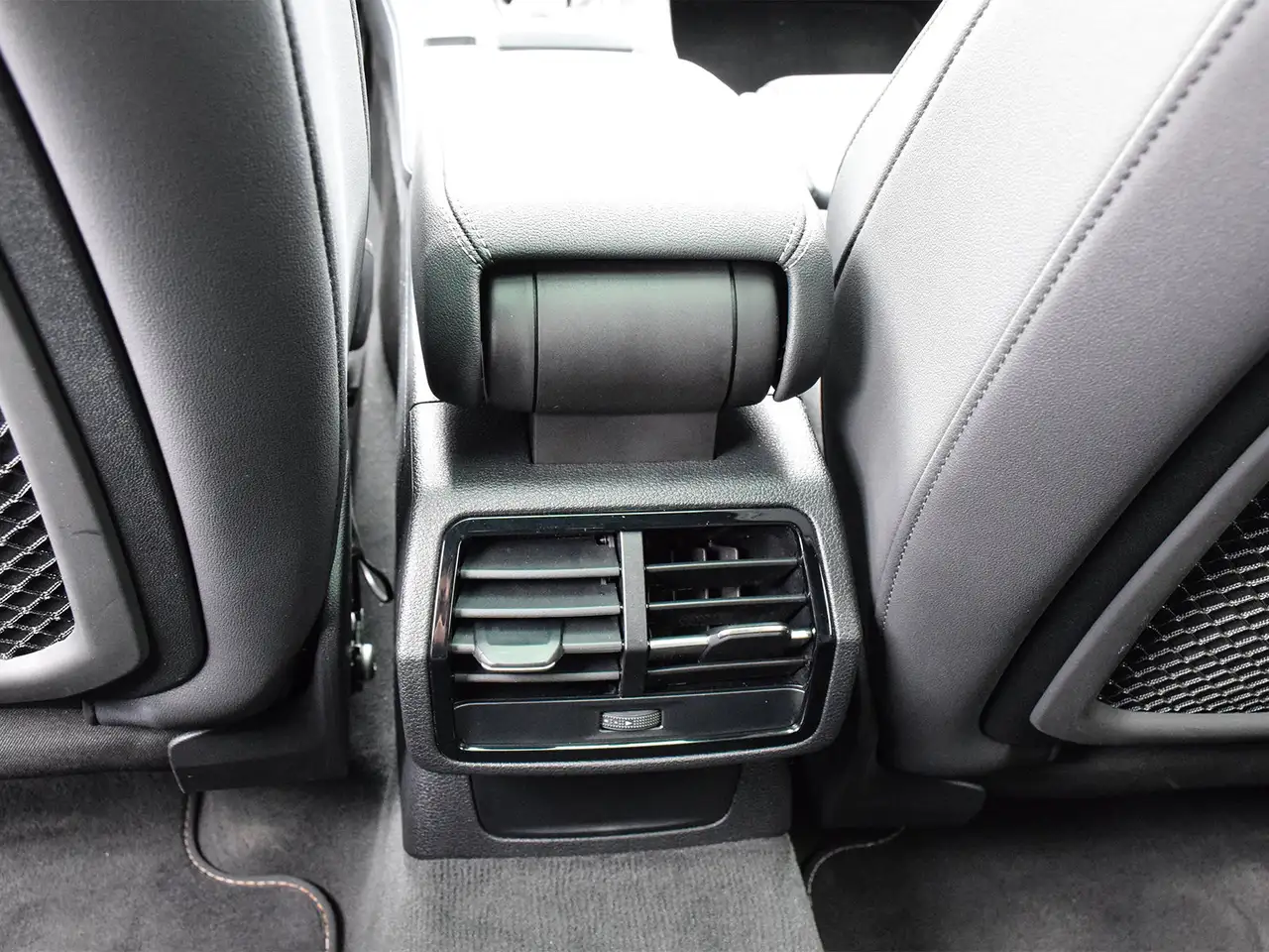 Audi Q3 - Image 17