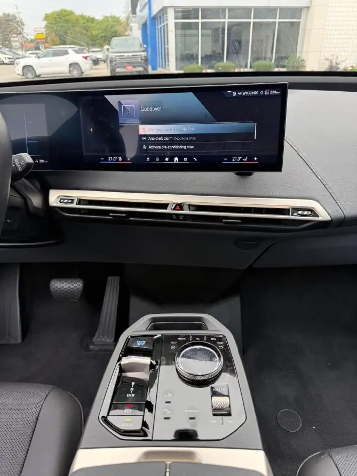 BMW iX - Image 17
