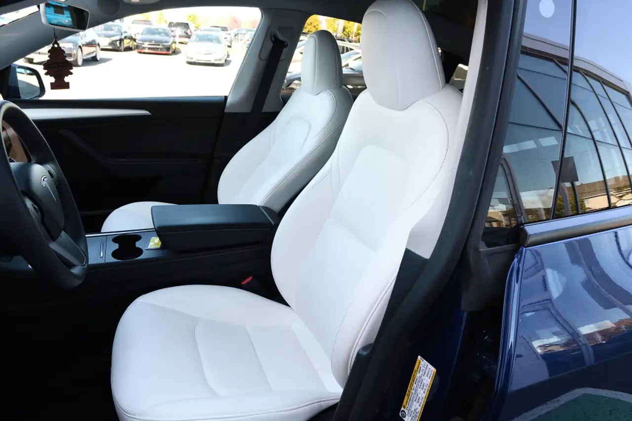 Tesla Model Y - Image 13