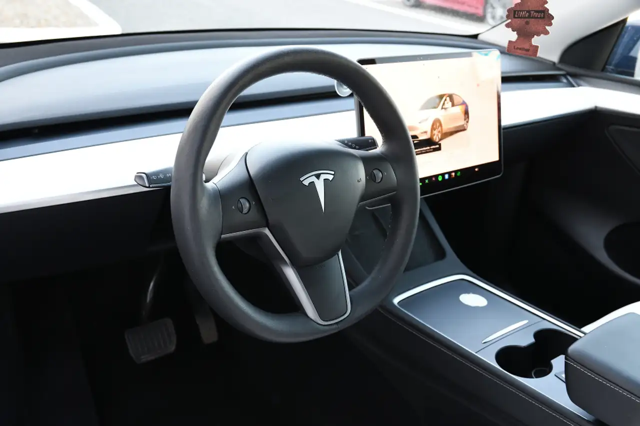Tesla Model Y - Image 9