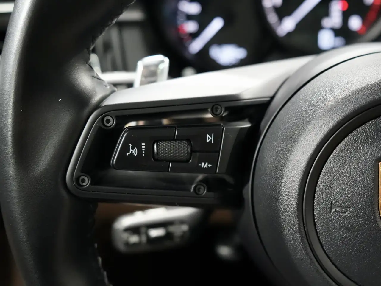 Porsche Macan - Image 18