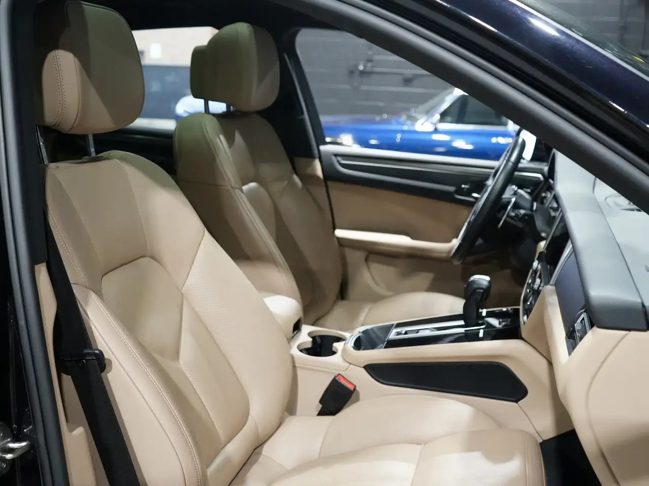 Porsche Macan - Image 15