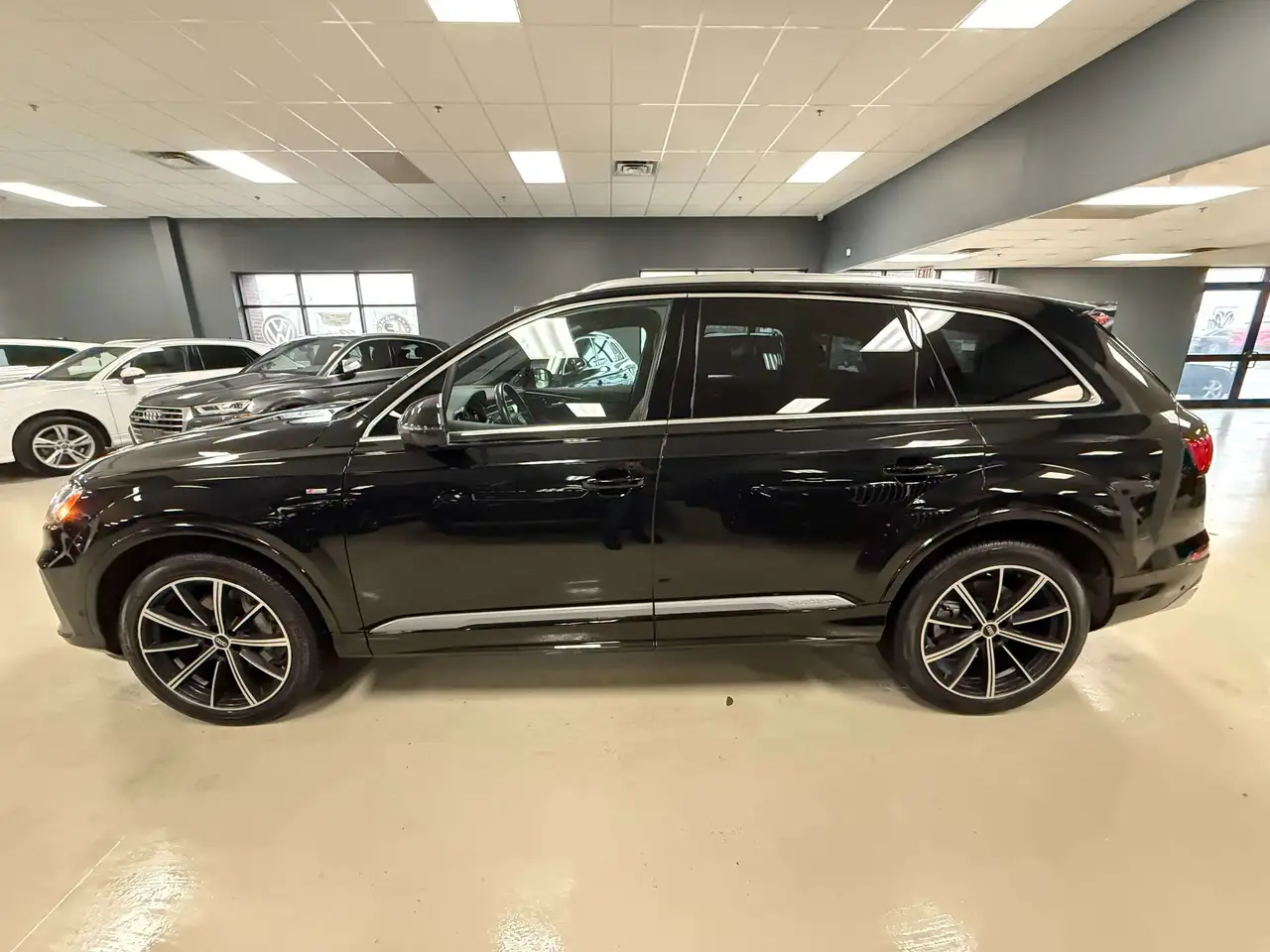 Audi Q7 - Image 2