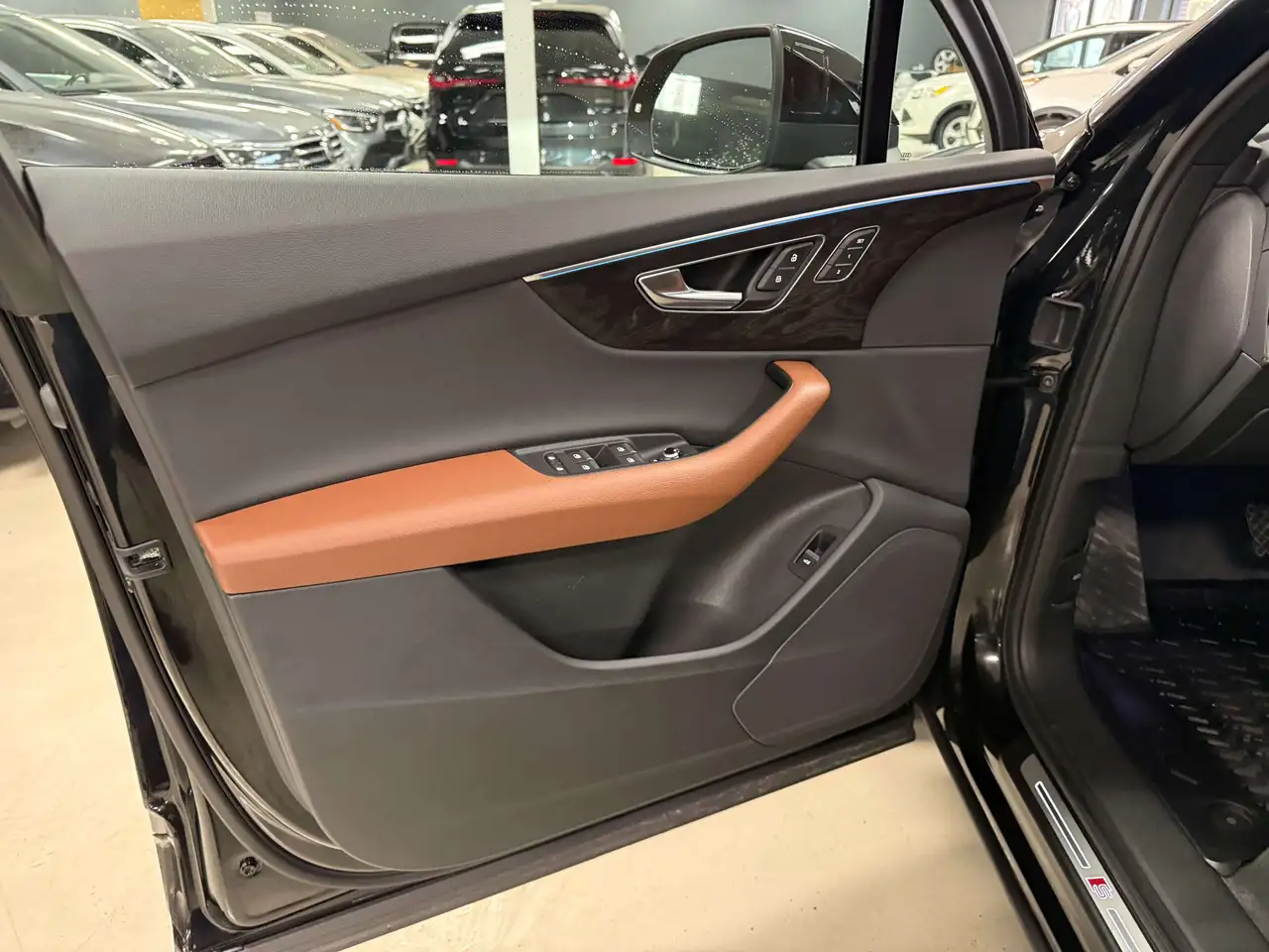 Audi Q7 - Image 16
