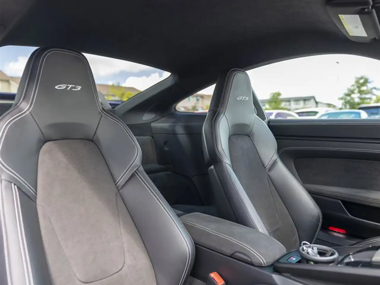 Porsche 911 - Image 27