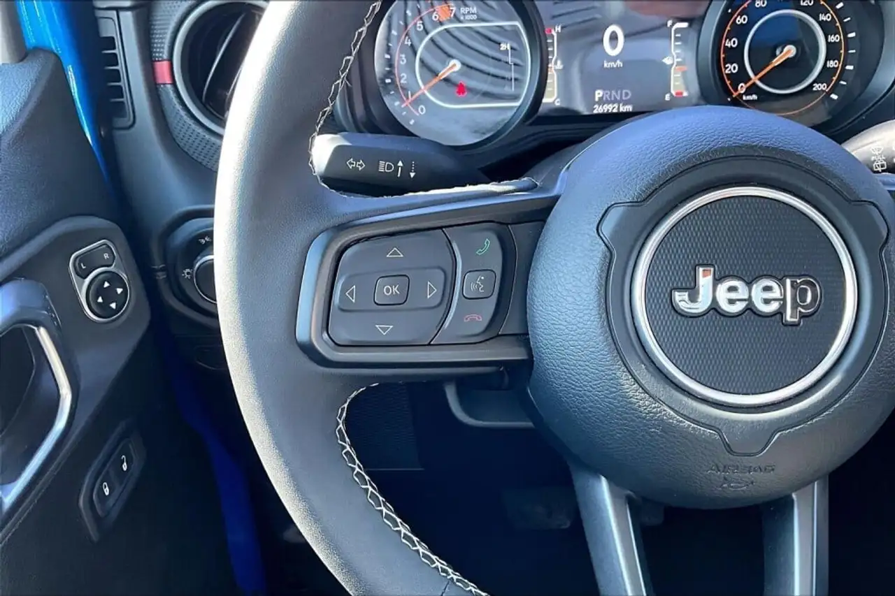 Jeep Wrangler - Image 18