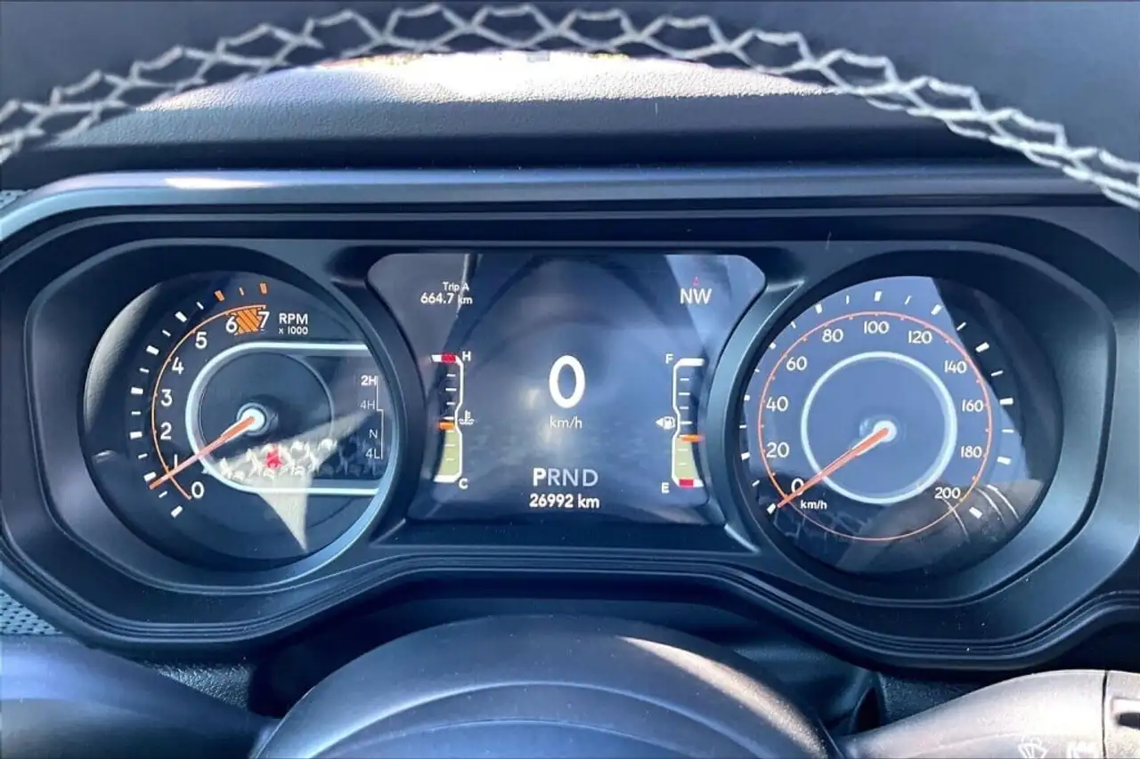 Jeep Wrangler - Image 20