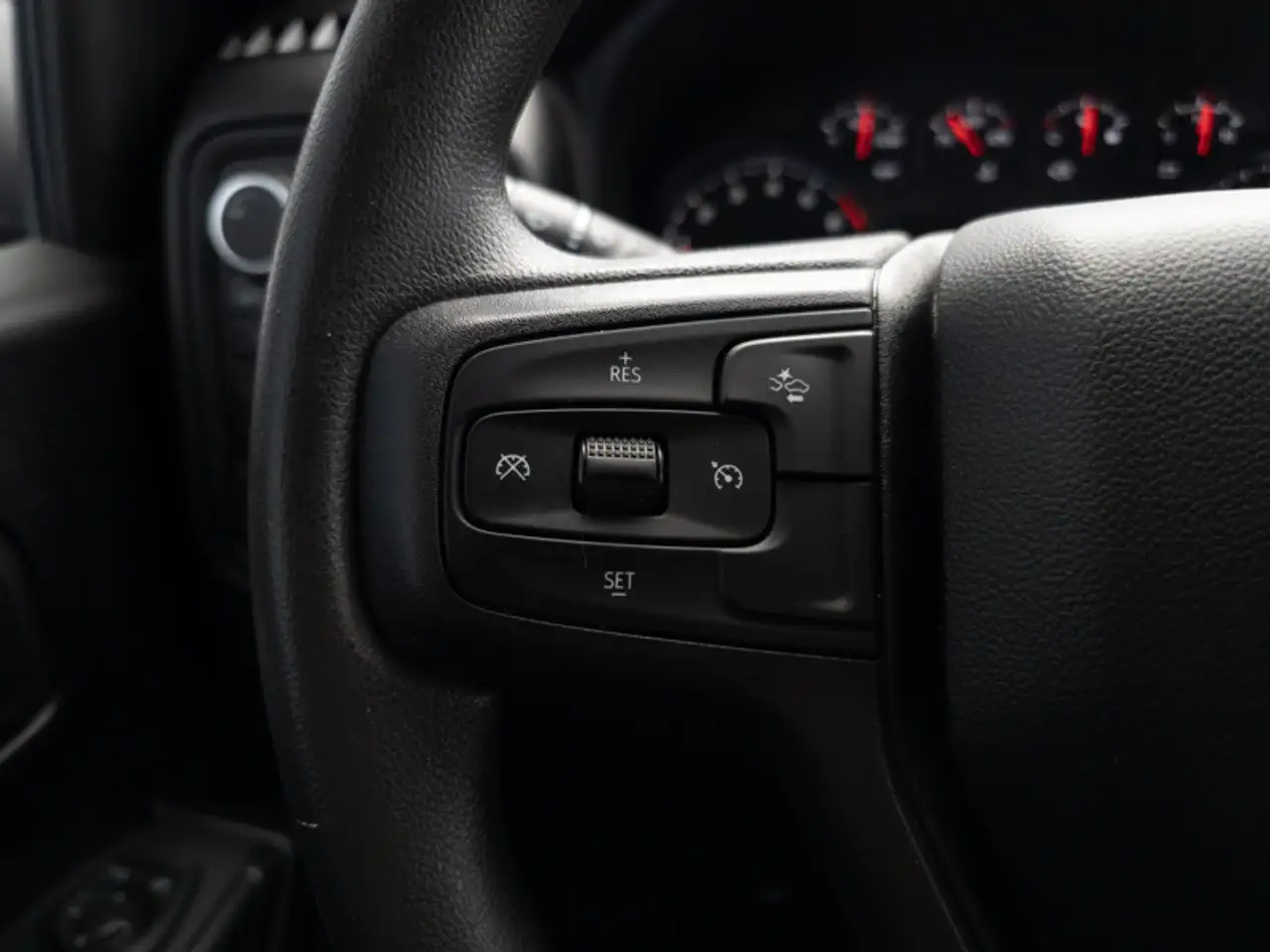 Chevrolet Silverado 1500 - Image 12