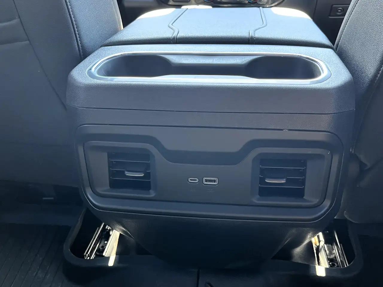 Chevrolet Silverado 1500 - Image 12