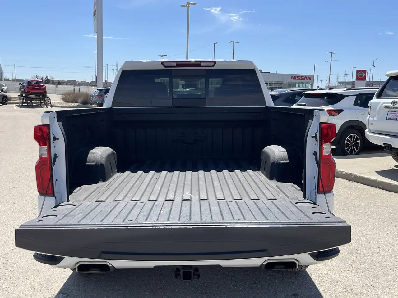Chevrolet Silverado 1500 - Image 25
