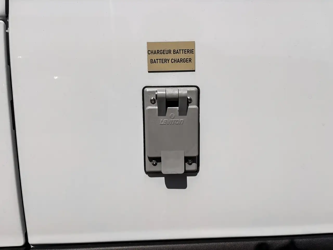 Mercedes-Benz Sprinter - Image 11