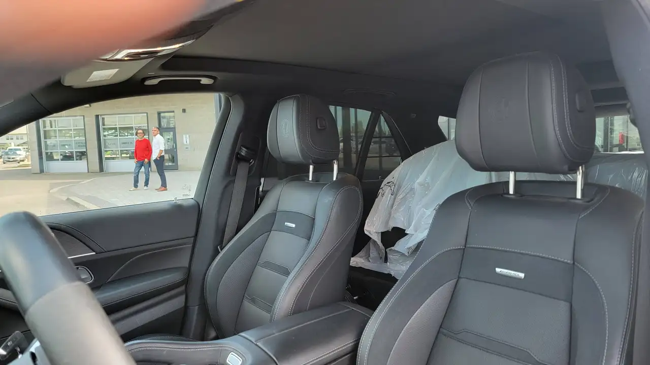 Mercedes-Benz GLE - Image 12