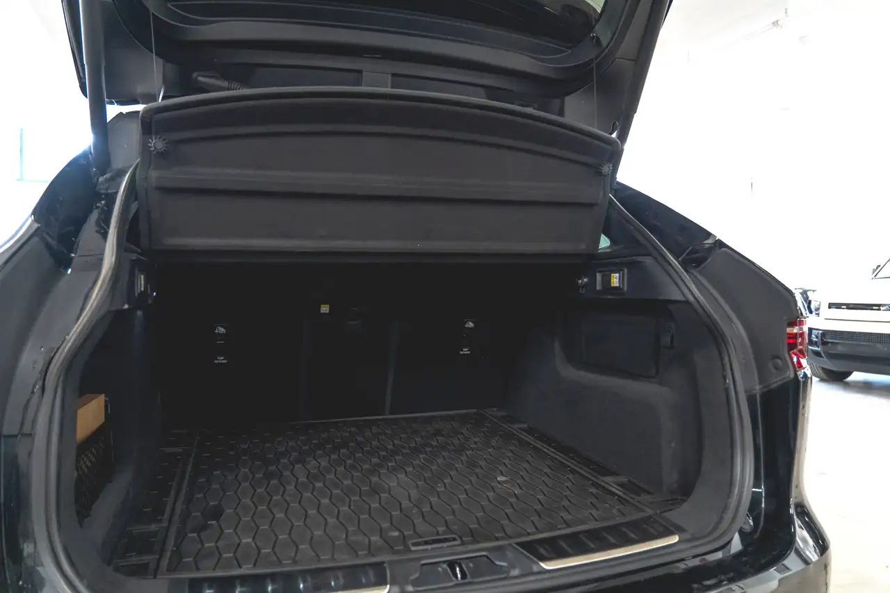 Jaguar F-Pace - Image 17