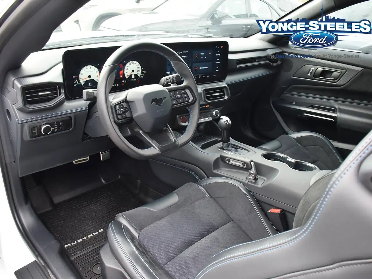 Ford Mustang - Image 13