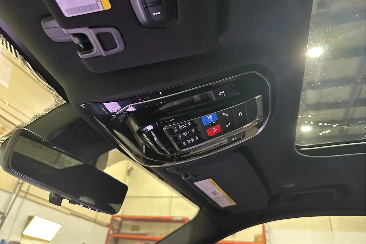 Jeep Grand Cherokee - Image 16