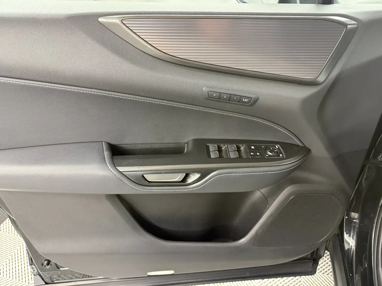 Lexus NX - Image 9