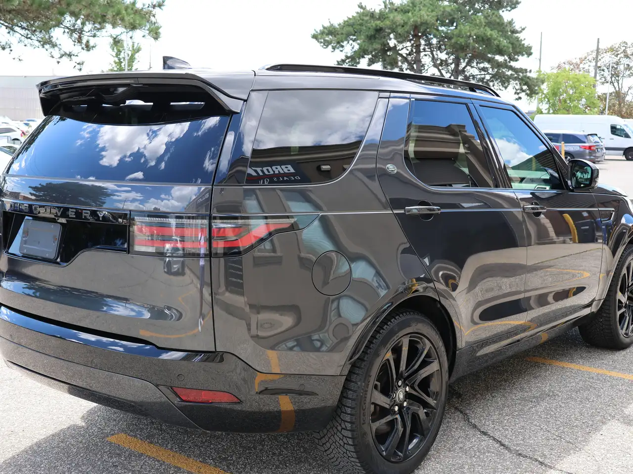 Land Rover Discovery - Image 4