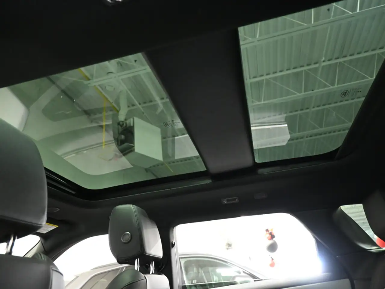 Land Rover Range Rover Evoque - Image 25