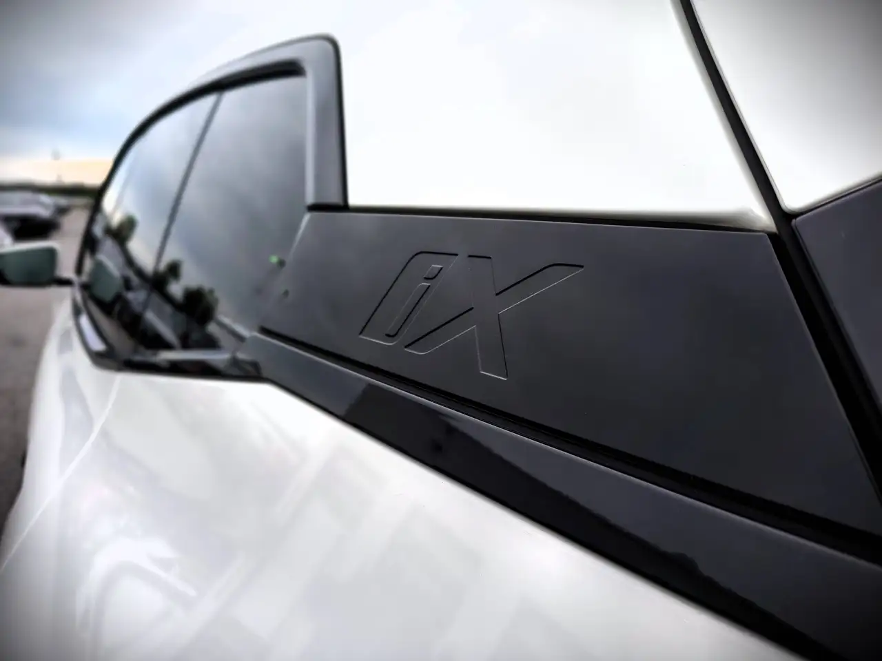 BMW iX - Image 4