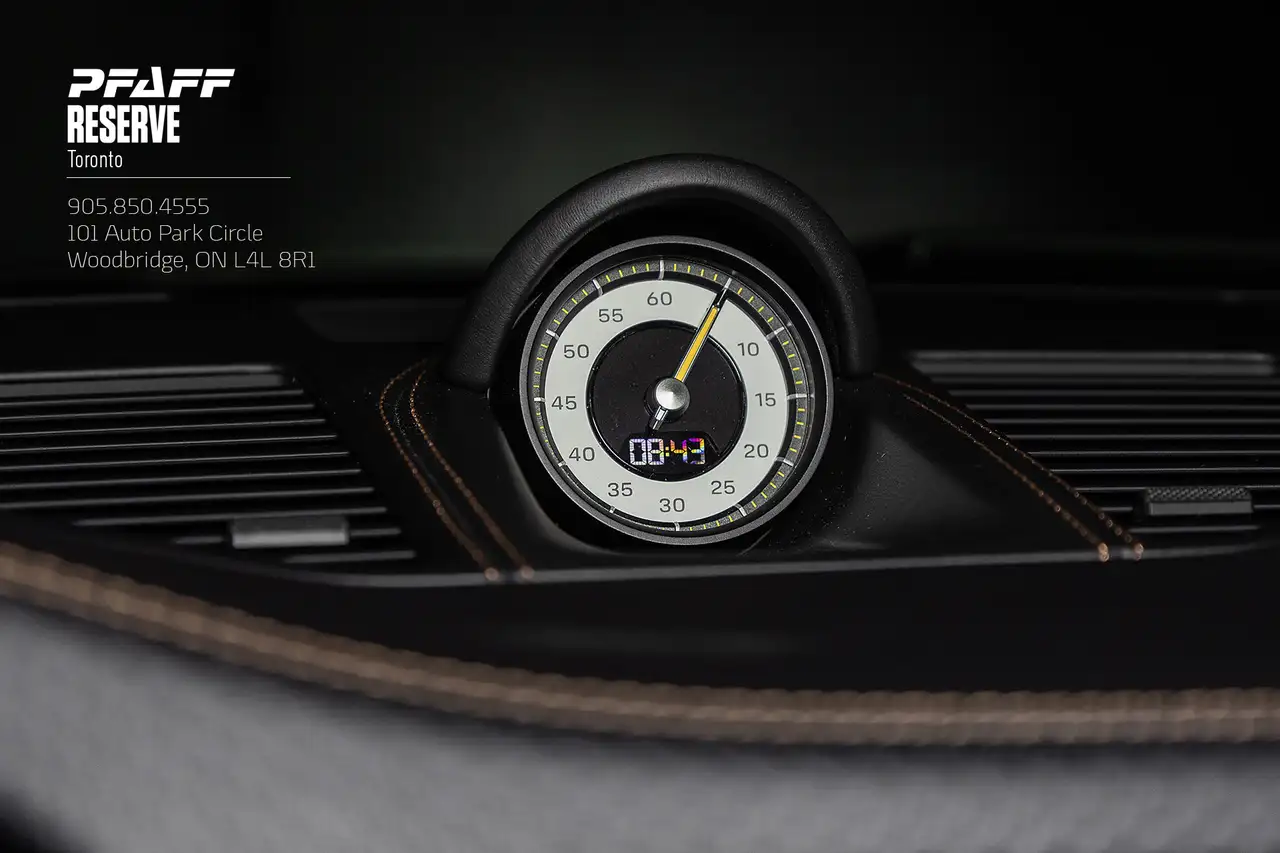 Porsche 911 - Image 24