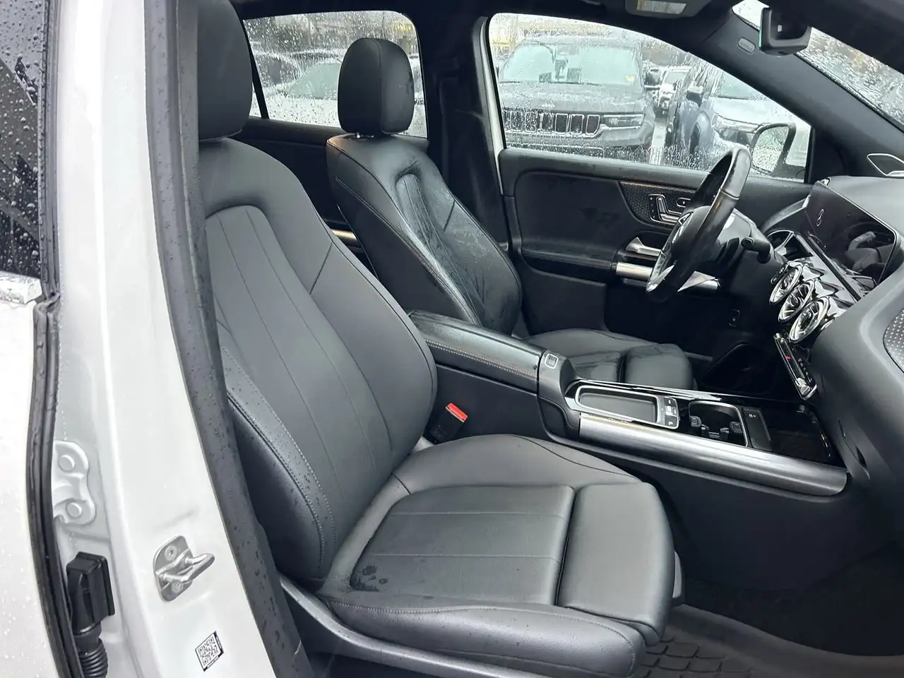 Mercedes-Benz GLA - Image 33