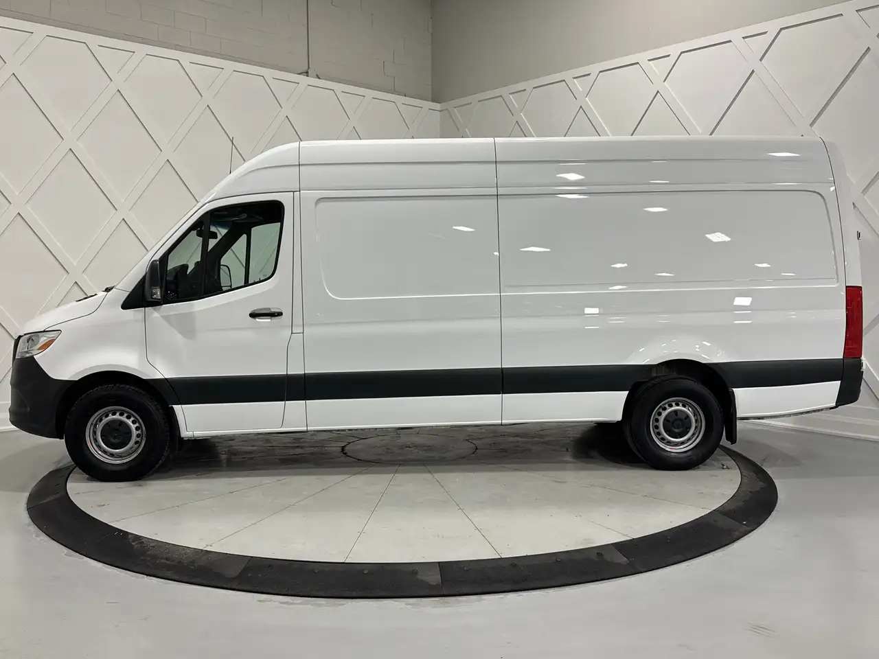 Mercedes-Benz Sprinter - Image 3