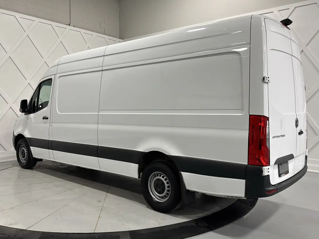 Mercedes-Benz Sprinter - Image 4