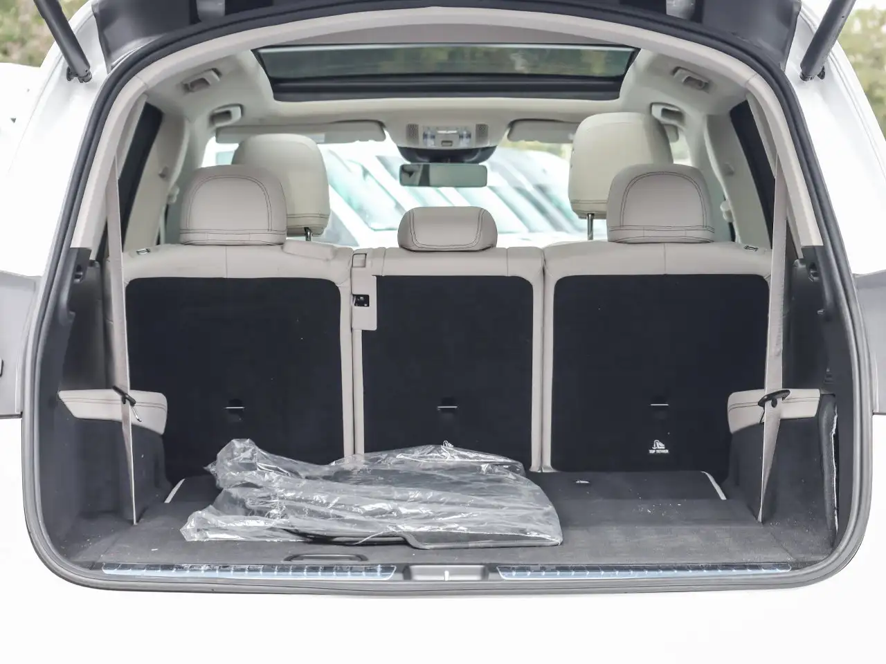 Mercedes-Benz GLS - Image 7