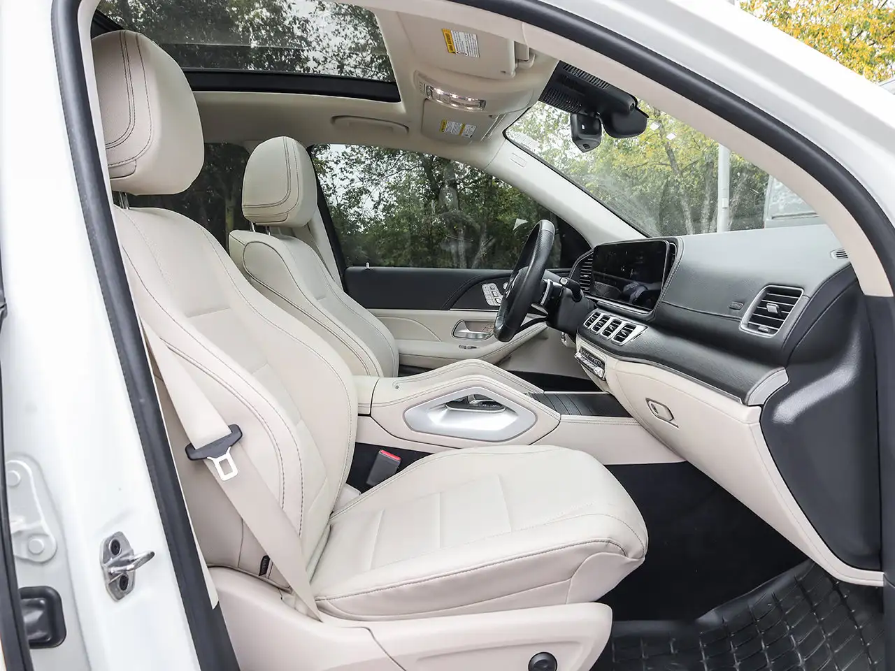 Mercedes-Benz GLS - Image 15