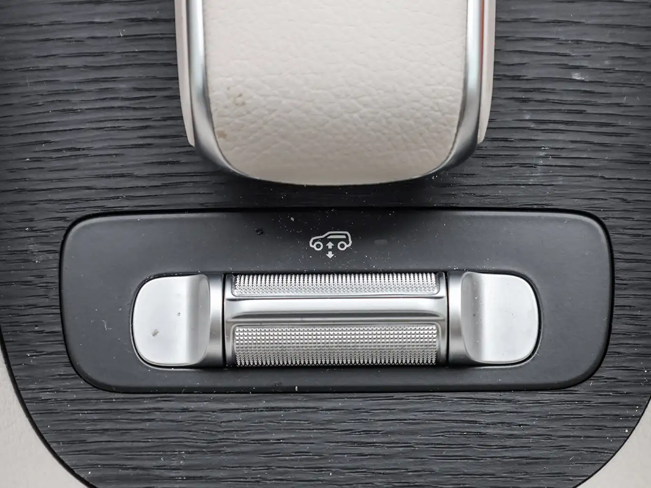 Mercedes-Benz GLS - Image 28