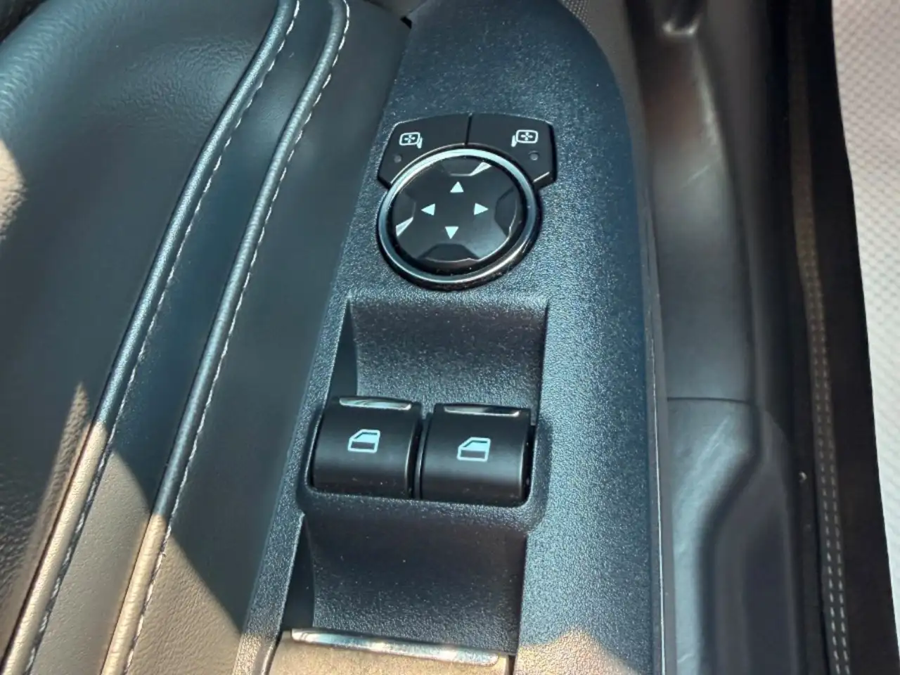 Ford Mustang - Image 16