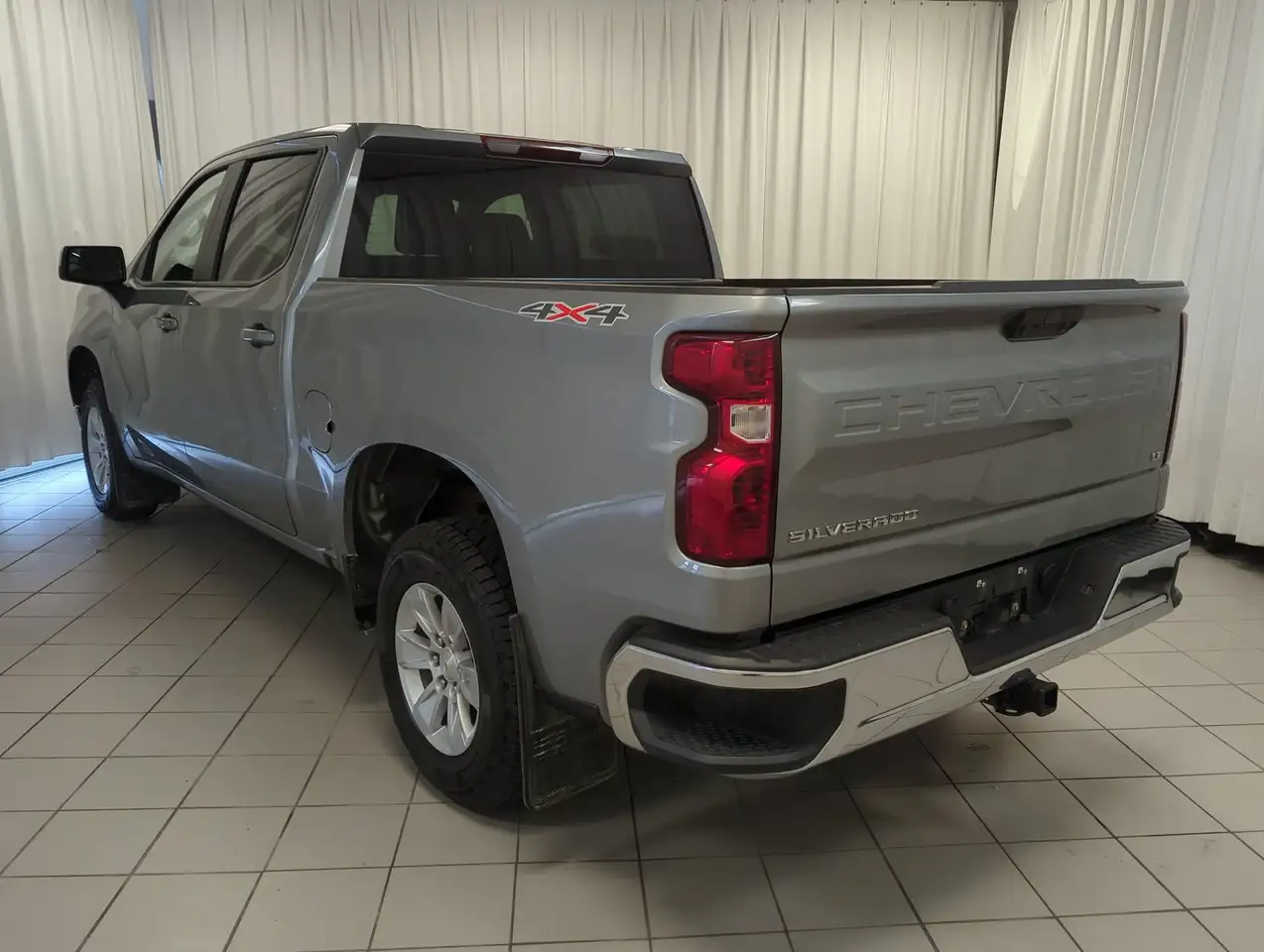 Chevrolet Silverado 1500 - Image 6