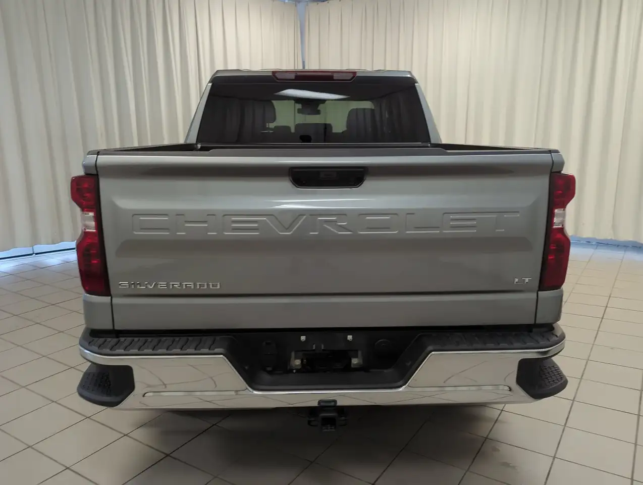 Chevrolet Silverado 1500 - Image 23