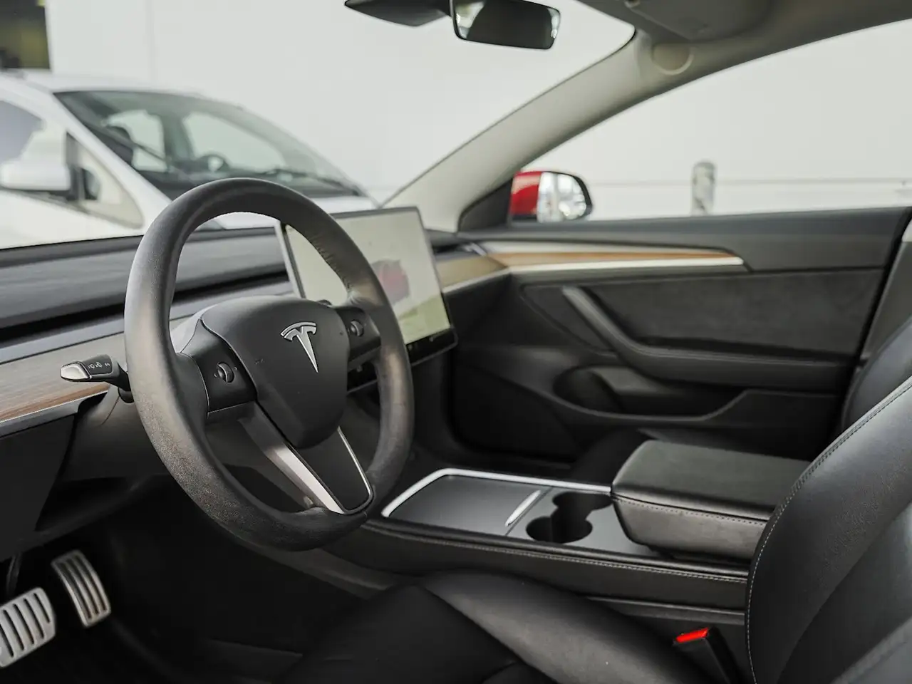 Tesla Model 3 - Image 11