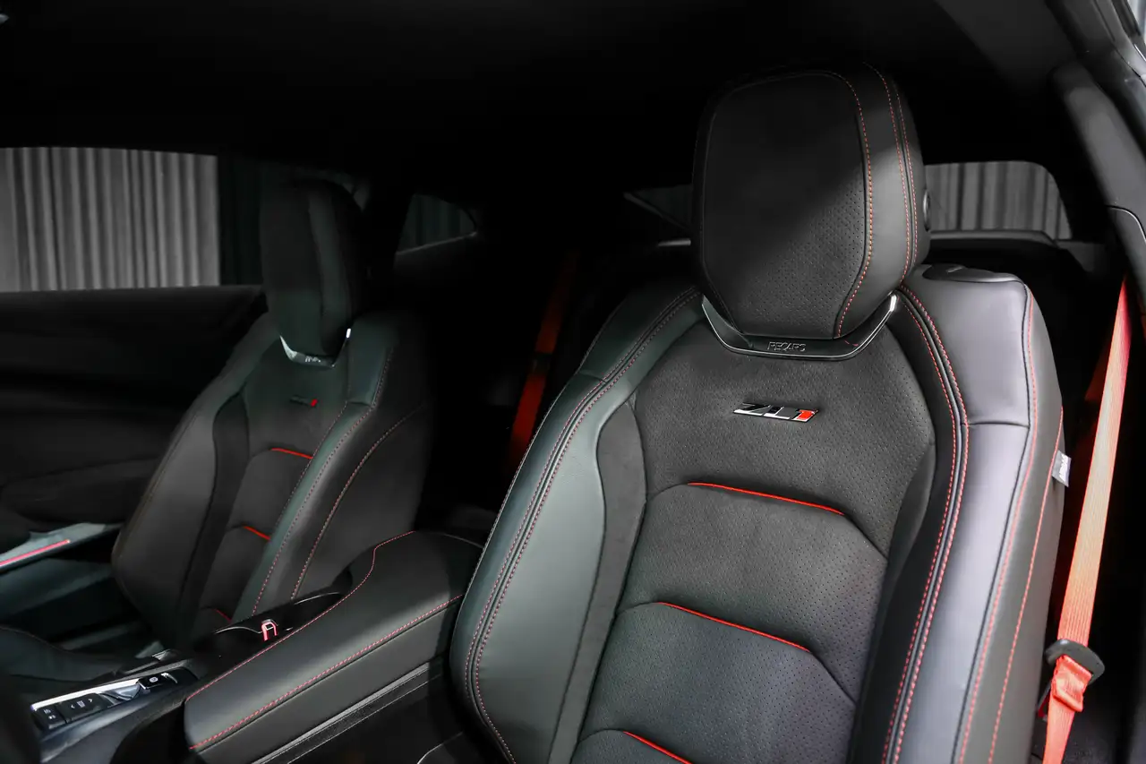 Chevrolet Camaro - Image 23