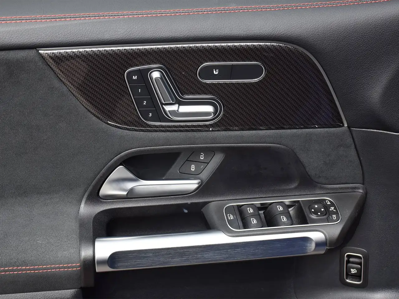 Mercedes-Benz GLB - Image 7
