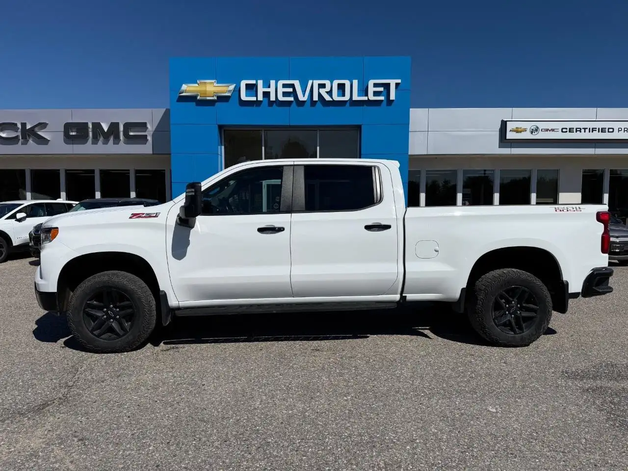 Chevrolet Silverado 1500 - Image 2