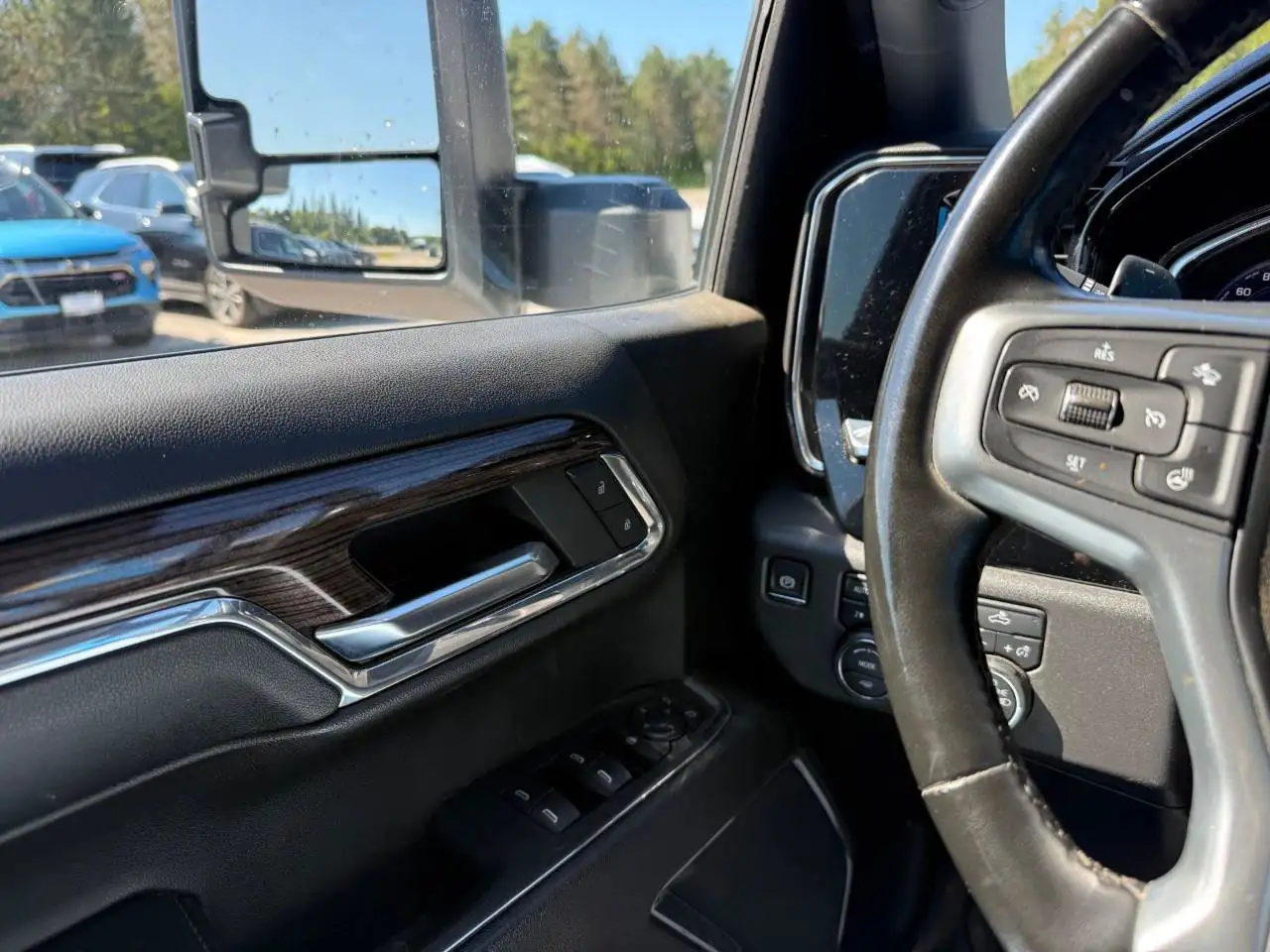 Chevrolet Silverado 1500 - Image 11