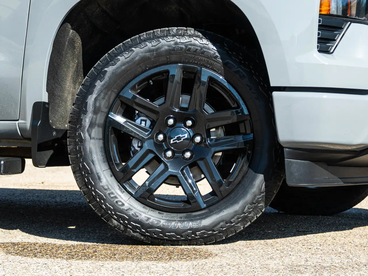 Chevrolet Silverado 1500 - Image 5